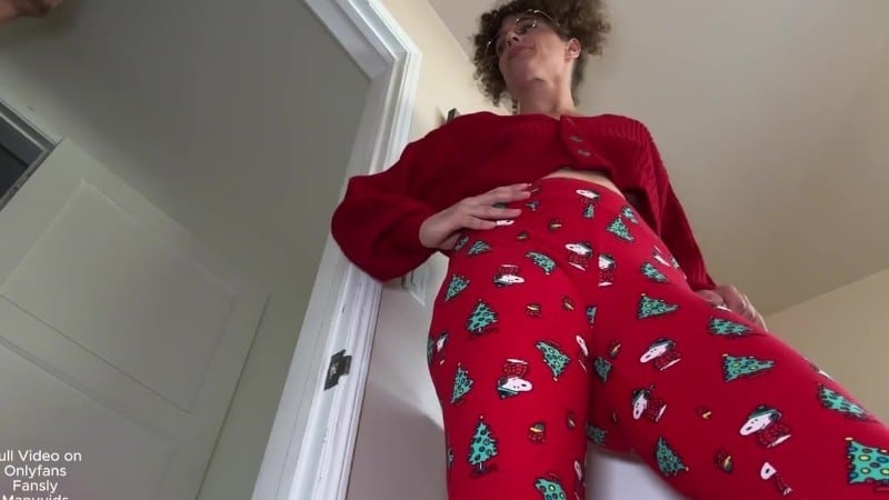 Stepmom Gives The Accidental Dirtiest Anal For Christmas